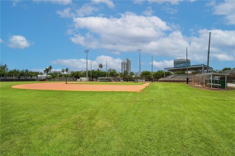 Condominio en alquiler en Miami Beach, Florida, 1 dormitorio, 48.31 m2 № 1993911 - foto 10