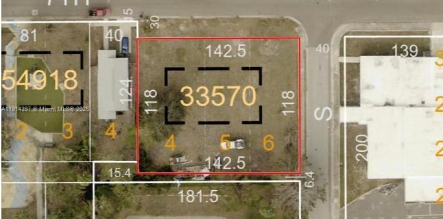 Immobilier commercial à Saint Petersburg, Floride № 1969743