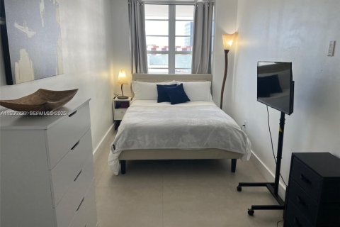 Copropriété à louer à Miami Beach, Floride: 48.77 m2 № 2089638 - photo 2