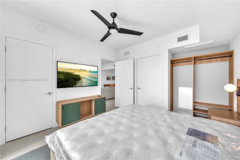 Condominio en venta en Miami, Florida, 1 dormitorio, 63.08 m2 № 1697785 - foto 12