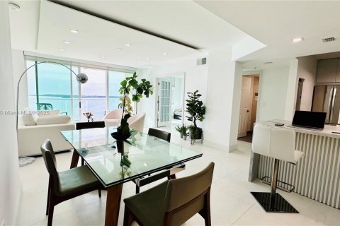 Condominio en alquiler en Miami, Florida, 2 dormitorios, 89.19 m2 № 1828848 - foto 4