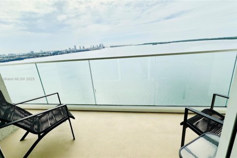 Condominio en alquiler en Miami, Florida, 2 dormitorios, 89.19 m2 № 1828848 - foto 8