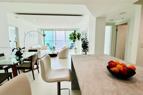 Condominio en alquiler en Miami, Florida, 2 dormitorios, 89.19 m2 № 1828848 - foto 5