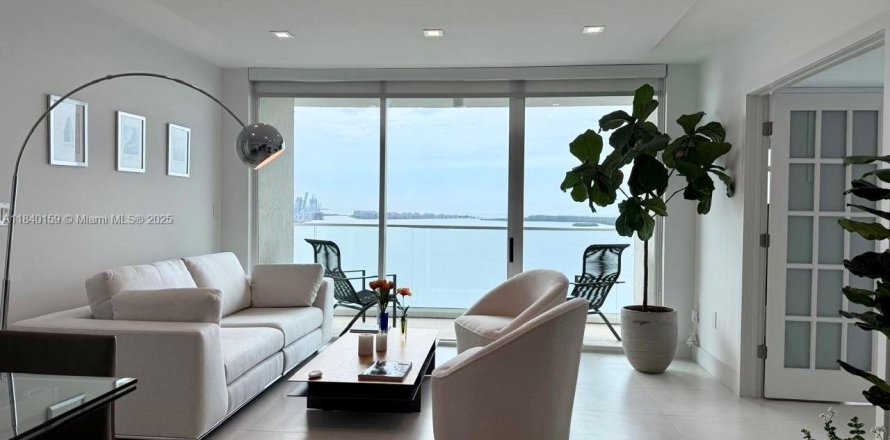 Condominio en Miami, Florida, 2 dormitorios № 1828848