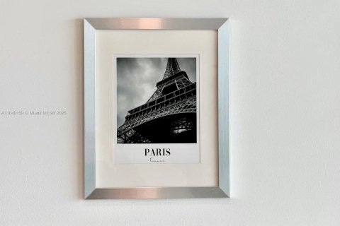 Condominio en alquiler en Miami, Florida, 2 dormitorios, 89.19 m2 № 1828848 - foto 13