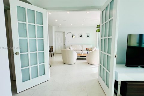 Condominio en alquiler en Miami, Florida, 2 dormitorios, 89.19 m2 № 1828848 - foto 19