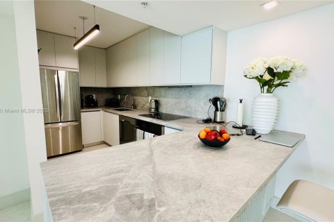 Condominio en alquiler en Miami, Florida, 2 dormitorios, 89.19 m2 № 1828848 - foto 17