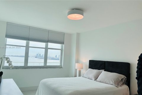Condominio en alquiler en Miami, Florida, 2 dormitorios, 89.19 m2 № 1828848 - foto 24