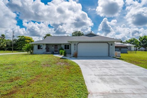 House in Punta Gorda, Florida 2 bedrooms, 149.29 sq.m. № 2349867