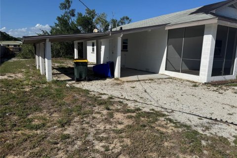 House in Sebring, Florida 3 bedrooms, 154.96 sq.m. № 1916573 - photo 2
