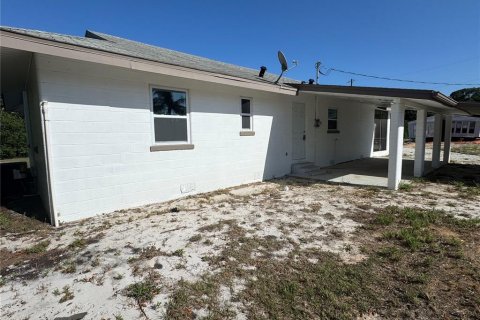 House in Sebring, Florida 3 bedrooms, 154.96 sq.m. № 1916573 - photo 10