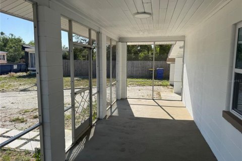 House in Sebring, Florida 3 bedrooms, 154.96 sq.m. № 1916573 - photo 18