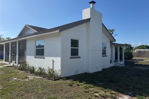 House in Sebring, Florida 3 bedrooms, 154.96 sq.m. № 1916573 - photo 6