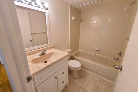 Condo in Tampa, Florida, 2 bedrooms  № 1508075 - photo 23