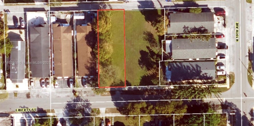 Propiedad comercial en Hollywood, Florida № 1711486