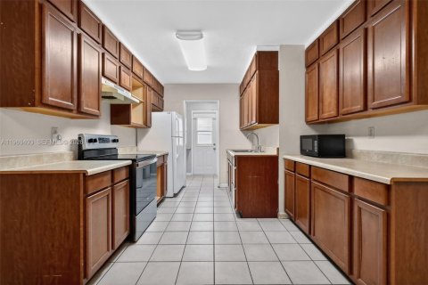 Купить виллу или дом в Мирамар, Флорида 2 спальни, 103.03м2, № 2024222 - фото 9