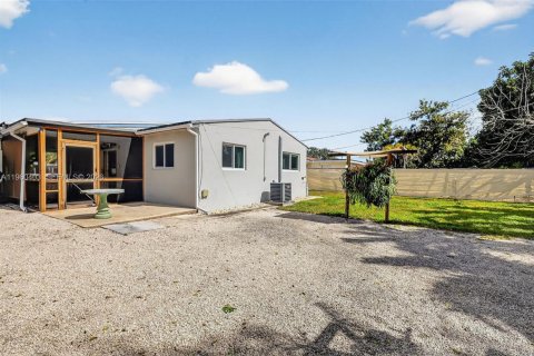 Купить виллу или дом в Мирамар, Флорида 2 спальни, 103.03м2, № 2024222 - фото 23