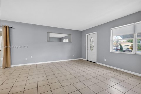 Купить виллу или дом в Мирамар, Флорида 2 спальни, 103.03м2, № 2024222 - фото 6