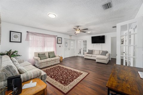 Casa en venta en Plant City, Florida, 5 dormitorios, 264.49 m2 № 1521940 - foto 8