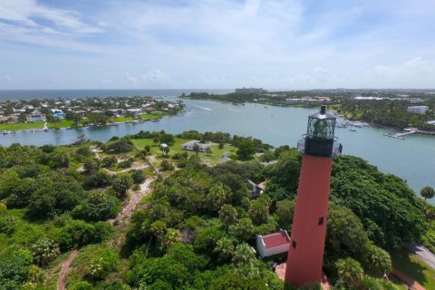 Townhouse in Jupiter, Florida 2 bedrooms, 114.83 sq.m. № 1079279 - photo 1