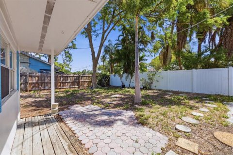 Immobilier commercial à vendre à Sarasota, Floride: 3 chambres, 136.47 m2 № 2094809 - photo 7