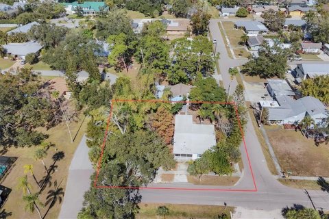 Immobilier commercial à vendre à Sarasota, Floride: 3 chambres, 136.47 m2 № 2094809 - photo 13
