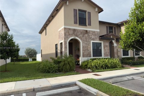 Condominio en venta en Hialeah, Florida, 3 dormitorios, 143.07 m2 № 1979913 - foto 1