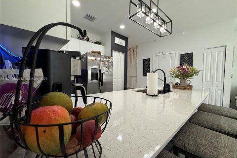 Condominio en venta en Hialeah, Florida, 3 dormitorios, 143.07 m2 № 1979913 - foto 13