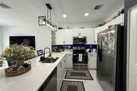 Condominio en venta en Hialeah, Florida, 3 dormitorios, 143.07 m2 № 1979913 - foto 11