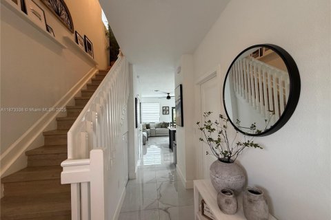 Condominio en venta en Hialeah, Florida, 3 dormitorios, 143.07 m2 № 1979913 - foto 9