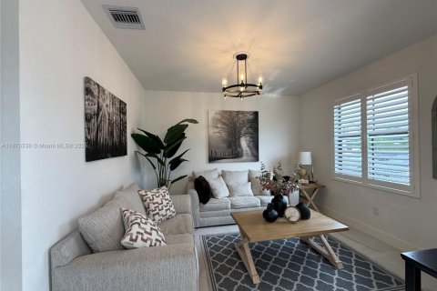 Condominio en venta en Hialeah, Florida, 3 dormitorios, 143.07 m2 № 1979913 - foto 6