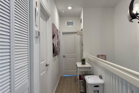 Condominio en venta en Hialeah, Florida, 3 dormitorios, 143.07 m2 № 1979913 - foto 23