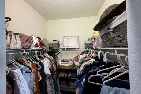 Condominio en venta en Hialeah, Florida, 3 dormitorios, 143.07 m2 № 1979913 - foto 30