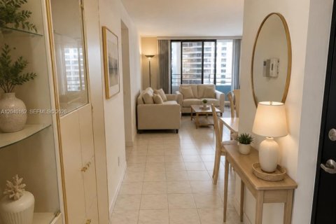 Condominio en venta en Hallandale Beach, Florida, 2 dormitorios, 130.06 m2 № 2186161 - foto 6