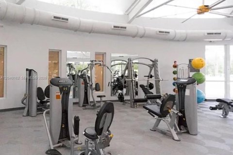 Condominio en venta en Hallandale Beach, Florida, 2 dormitorios, 130.06 m2 № 2186161 - foto 9