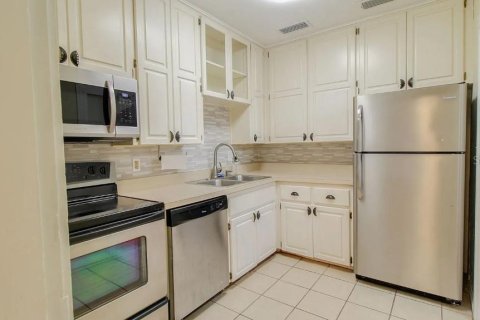 House in Orlando, Florida 2 bedrooms, 104.52 sq.m. № 1791490 - photo 8