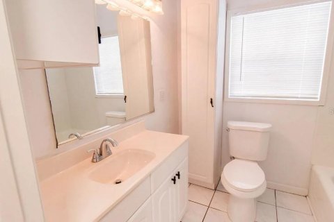 House in Orlando, Florida 2 bedrooms, 104.52 sq.m. № 1791490 - photo 11