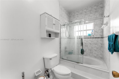 Купить виллу или дом в Майами, Флорида 3 спальни, 138.05м2, № 2026682 - фото 15