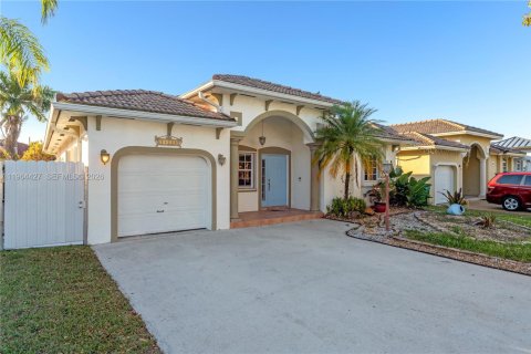 Купить виллу или дом в Майами, Флорида 3 спальни, 138.05м2, № 2026682 - фото 2