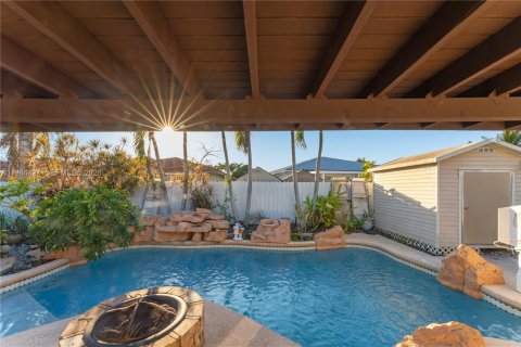 Купить виллу или дом в Майами, Флорида 3 спальни, 138.05м2, № 2026682 - фото 3