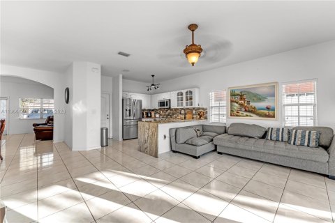 Купить виллу или дом в Майами, Флорида 3 спальни, 138.05м2, № 2026682 - фото 10