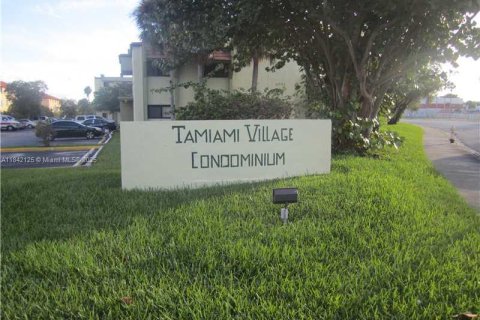 Condo in Miami, Florida, 2 bedrooms  № 1978030 - photo 17