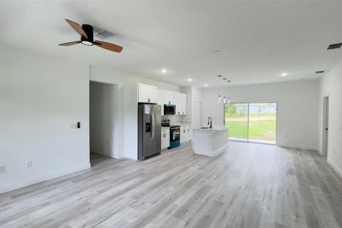 House in Citrus Springs, Florida 4 bedrooms, 154.22 sq.m. № 1903648 - photo 3