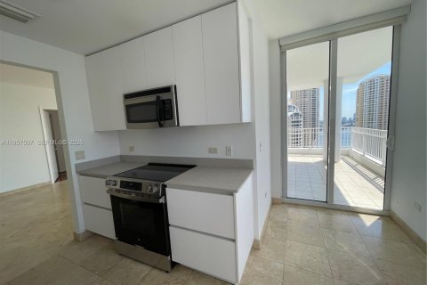 Condominio en alquiler en Miami, Florida, 2 dormitorios, 129.78 m2 № 2011467 - foto 14