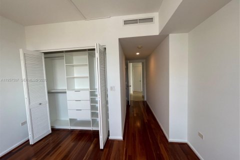 Condominio en alquiler en Miami, Florida, 2 dormitorios, 129.78 m2 № 2011467 - foto 8