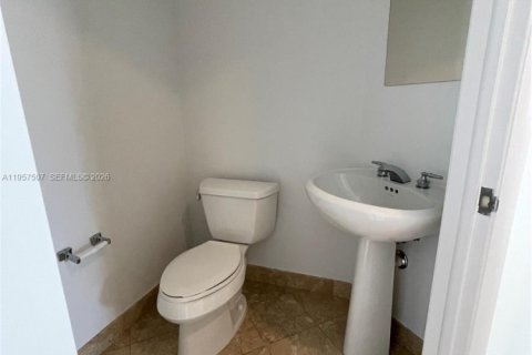 Condominio en alquiler en Miami, Florida, 2 dormitorios, 129.78 m2 № 2011467 - foto 24