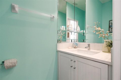 House in Longboat Key, Florida 2 bedrooms, 133.78 sq.m. № 1773376 - photo 23