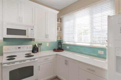 House in Longboat Key, Florida 2 bedrooms, 133.78 sq.m. № 1773376 - photo 20