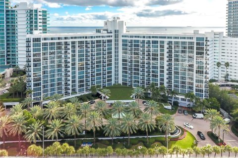 Copropriété à louer à Bal Harbour, Floride: 1 chambre, 83.24 m2 № 1699013 - photo 16