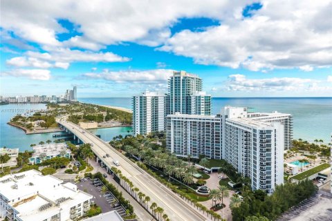 Copropriété à louer à Bal Harbour, Floride: 1 chambre, 83.24 m2 № 1699013 - photo 18